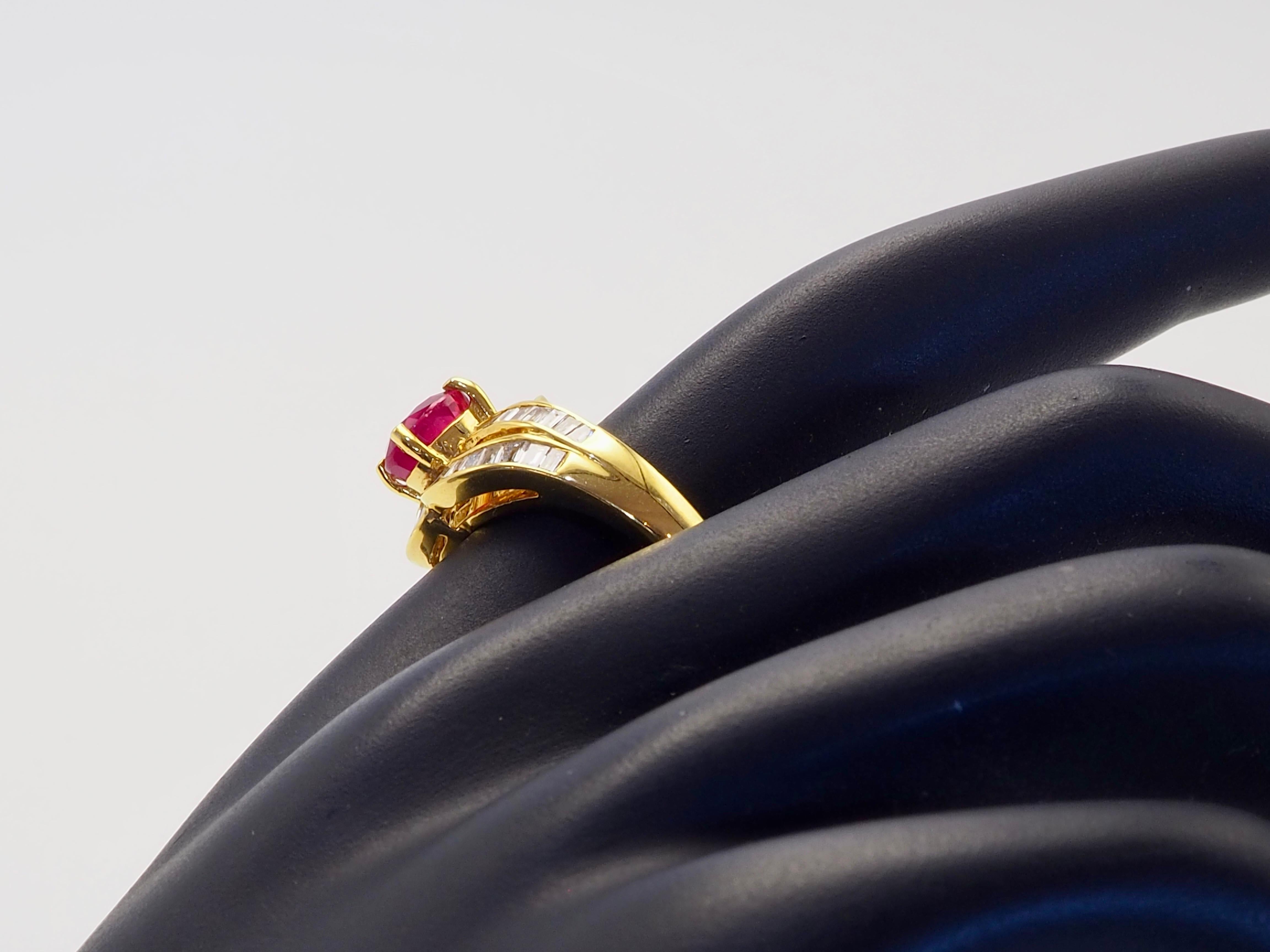 Bague en or 18 carats 1,26ct Rubis rouge ovale Myanmar et 0,71ct Diamant baguette en vente 3