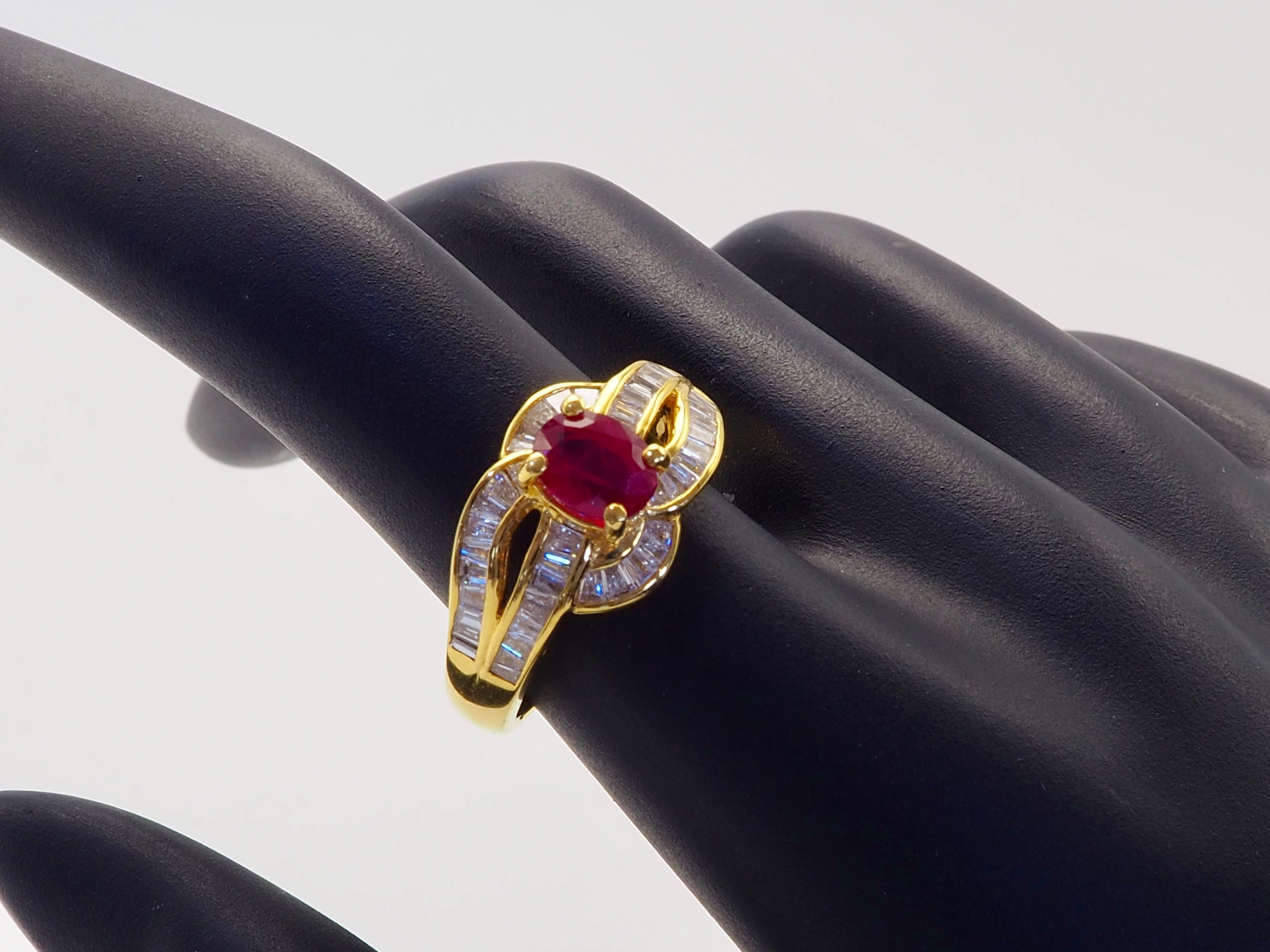 Bague en or 18 carats 1,26ct Rubis rouge ovale Myanmar et 0,71ct Diamant baguette en vente 4