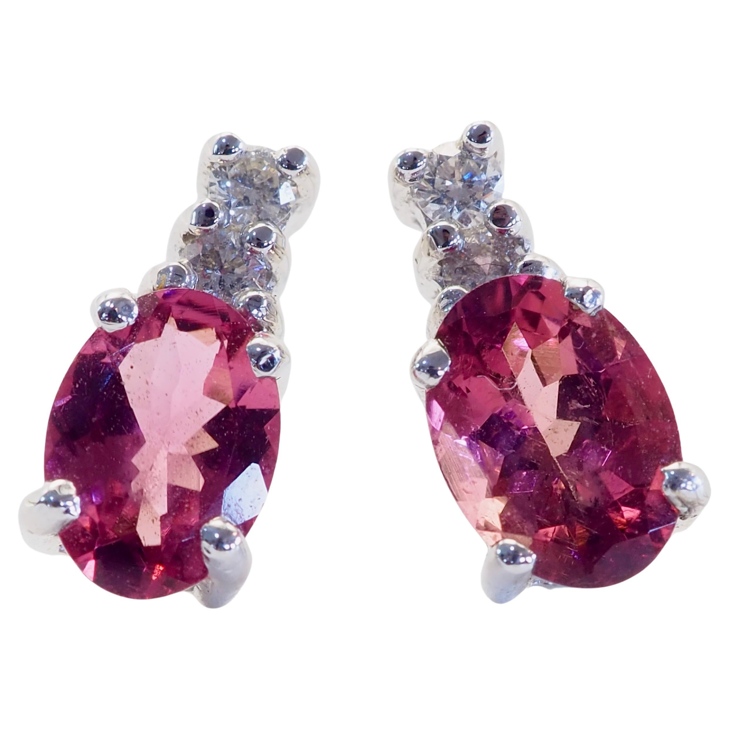 Boucles d'oreilles en or blanc 18 carats Tourmaline rose ovale de 2,10 carats et diamant de 0,12 carats en vente