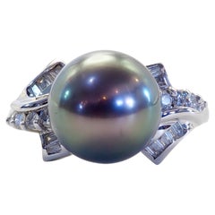 Anillo de cóctel de oro blanco de 18 quilates con perla de Tahití de 10,7 mm y diamantes de 0,30 ct