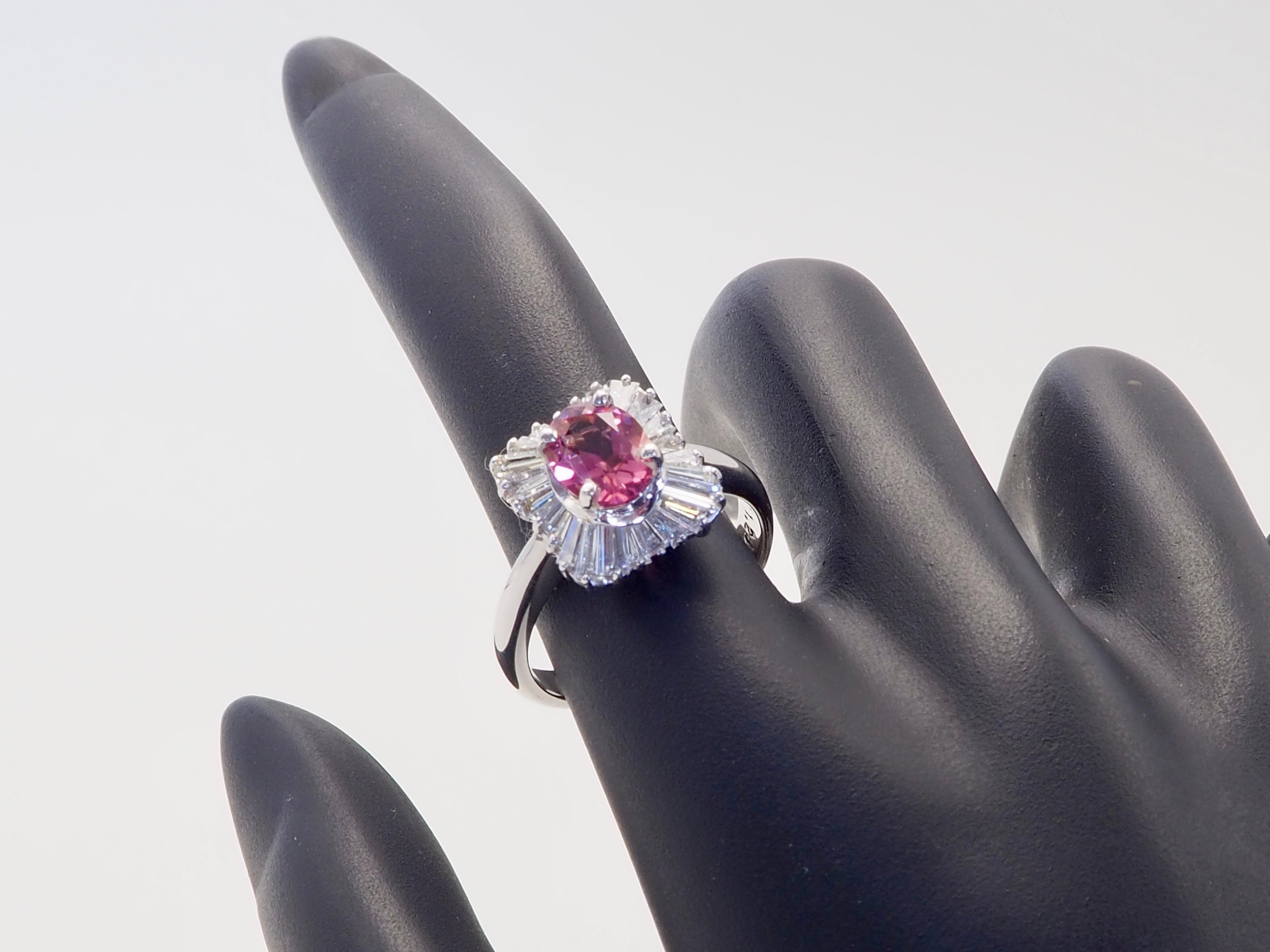 Bague en or blanc 18 carats avec tourmaline rose de 1,27 carats et diamant de 0,88 carats en vente 2
