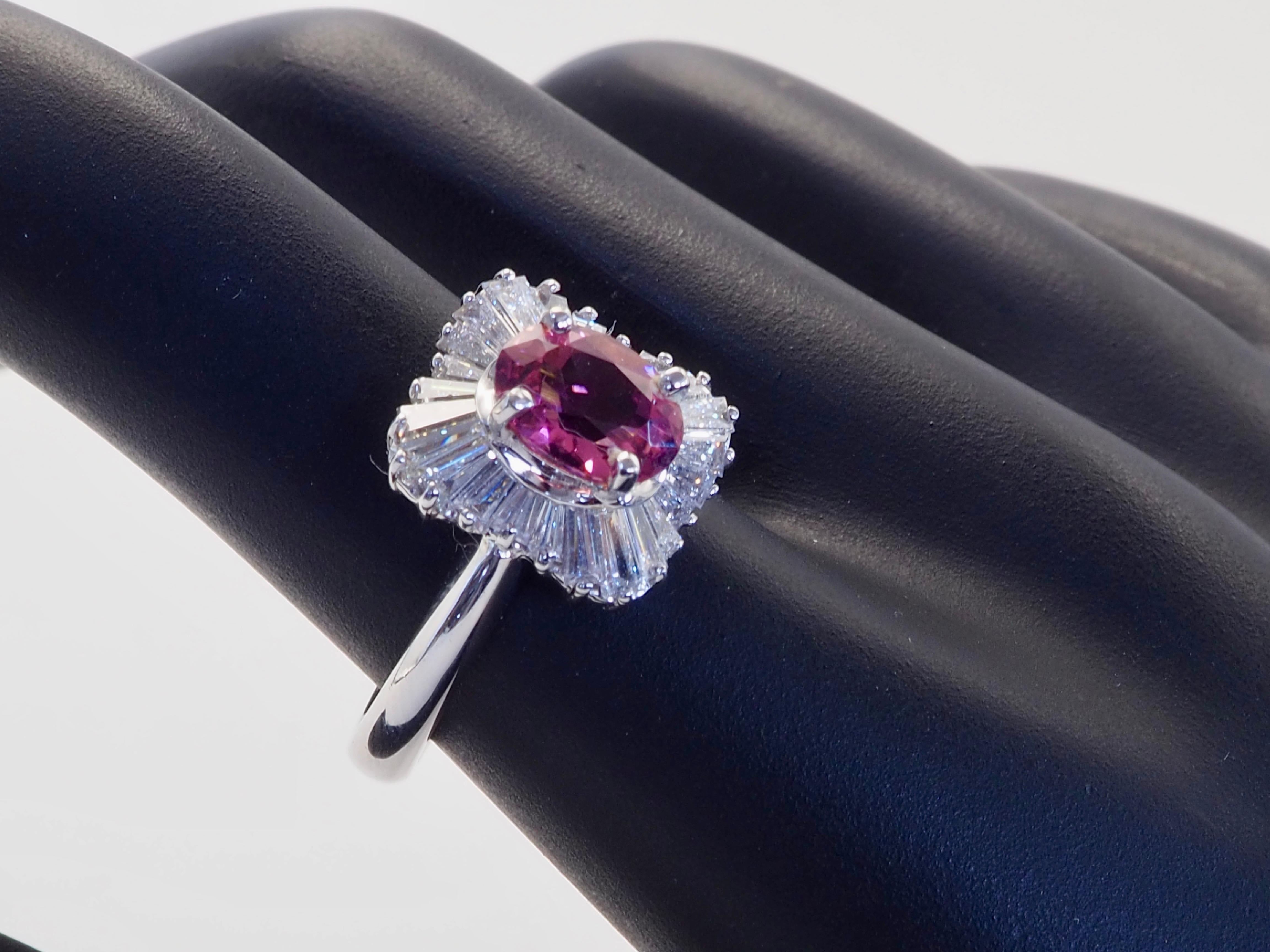 Bague en or blanc 18 carats avec tourmaline rose de 1,27 carats et diamant de 0,88 carats en vente 5