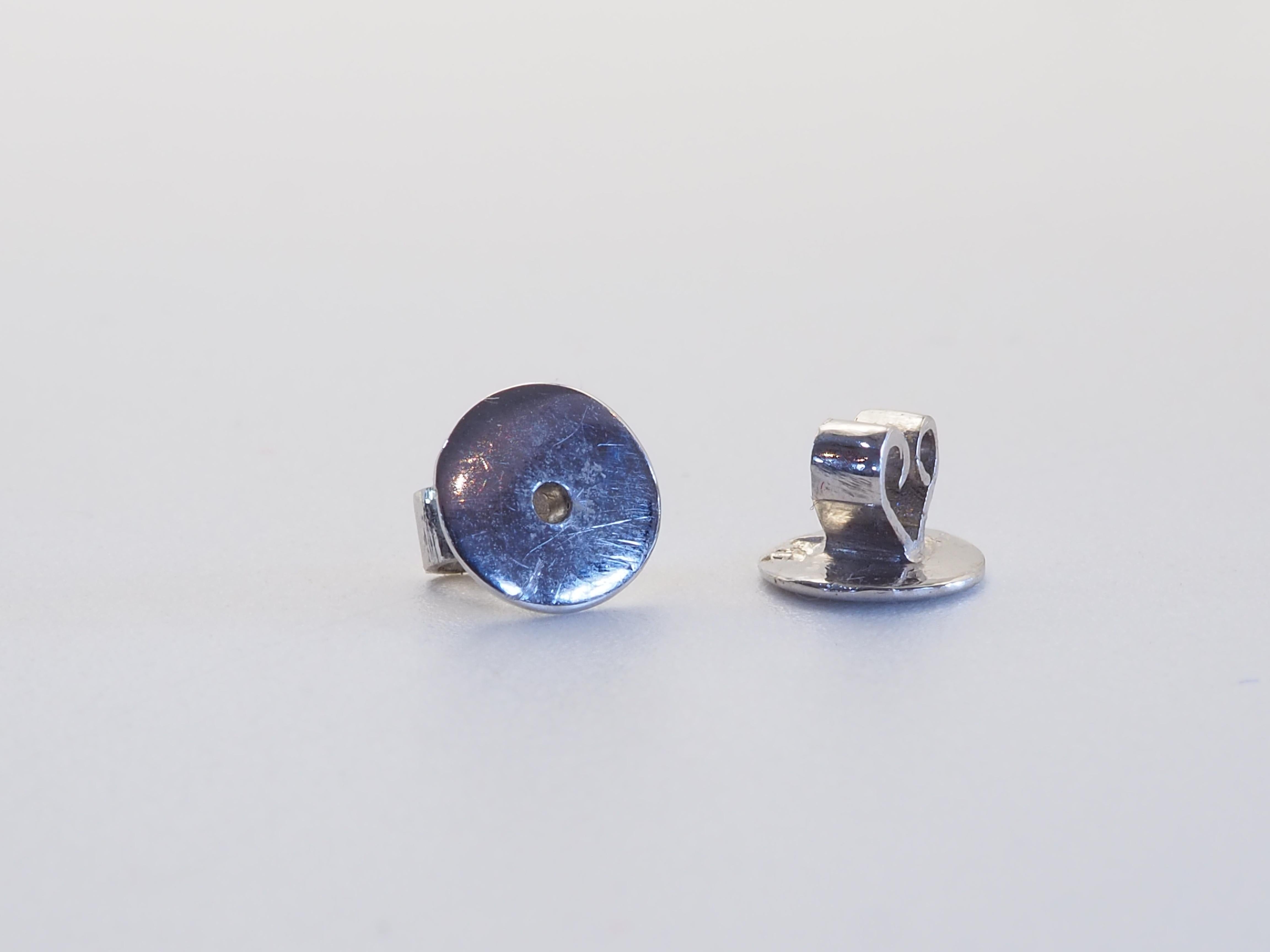Boucles d'oreilles en or blanc 18 carats 1.30ct Squared Purplish Red Ruby Stud Ears Neuf - En vente à เกาะสมุย, TH