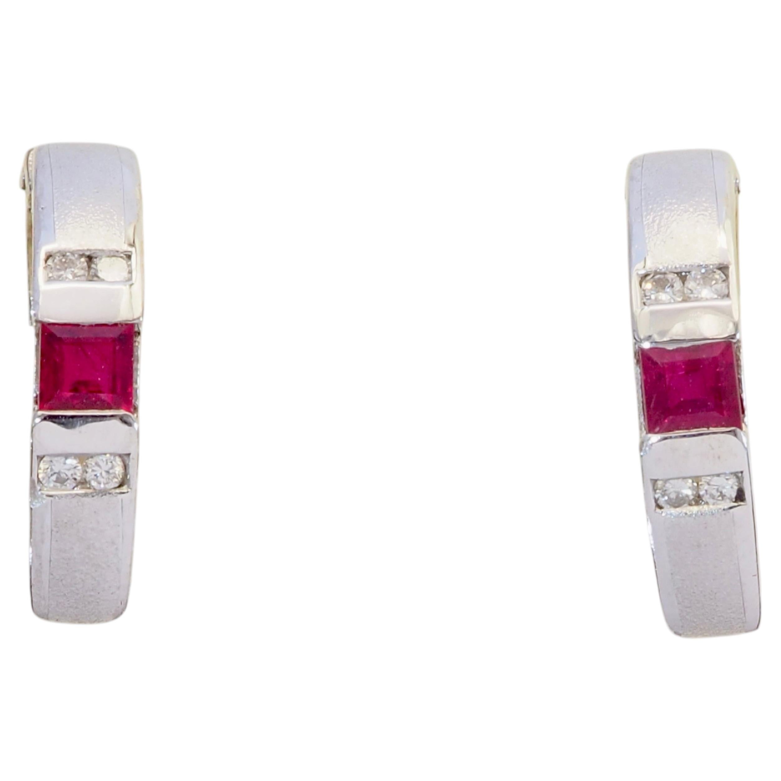 Pendiente de oro blanco de 18 quilates con rubí cuadrado de 0,50 ct y diamante de 0,10 ct, con cierre de pestillo