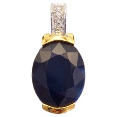 Vintage 18K Yellow Gold 3.80 Carats Dark Blue Sapphire & 0.04ct Diamond Pendant