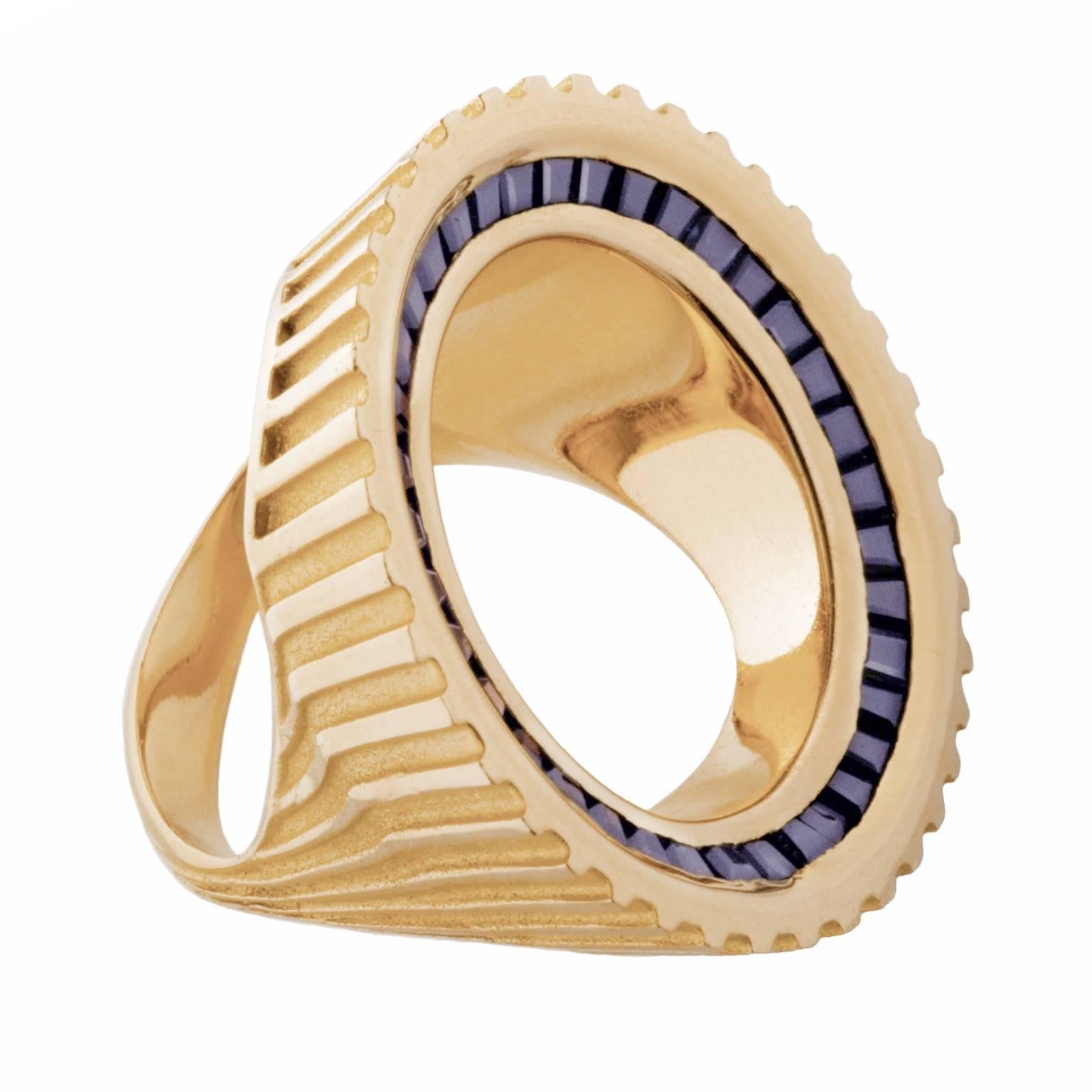 Hannah Martin London Sapphire Gold Sculptural "Empty Sovereign" Ring For Sale