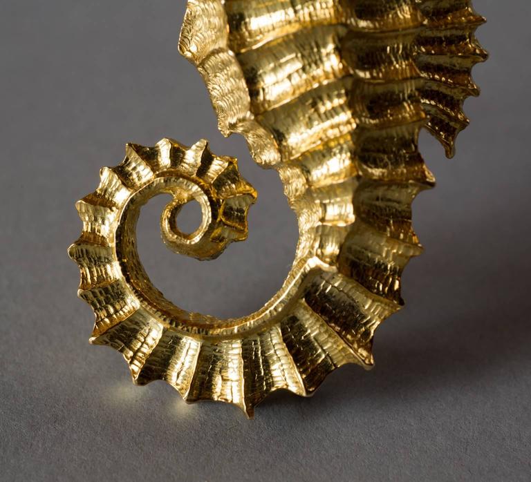 1970s David Webb Ruby Gold Seahorse Pin Brooch 1