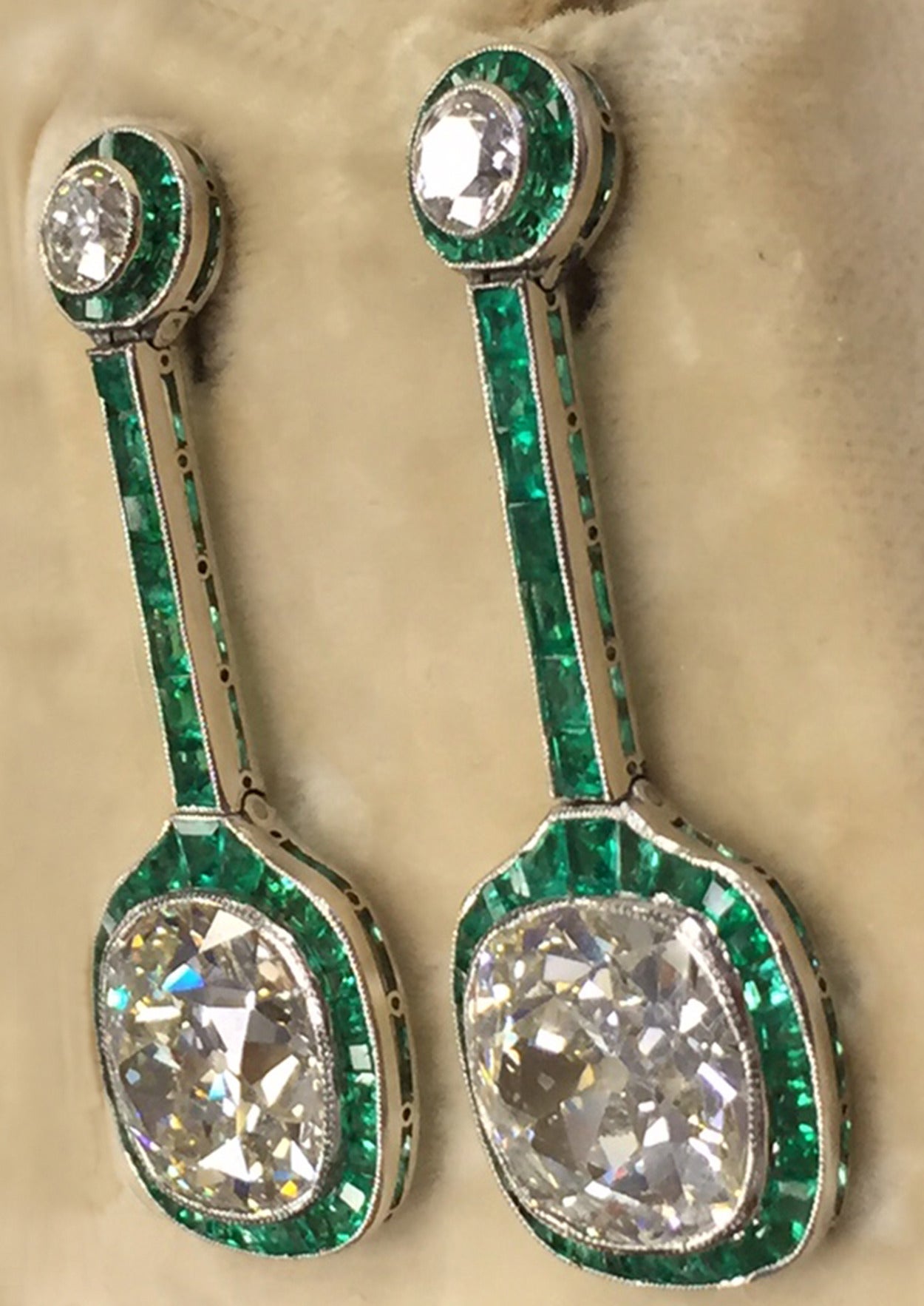 Art Deco Emerald Diamond Platinum Drop Earrings For Sale 1