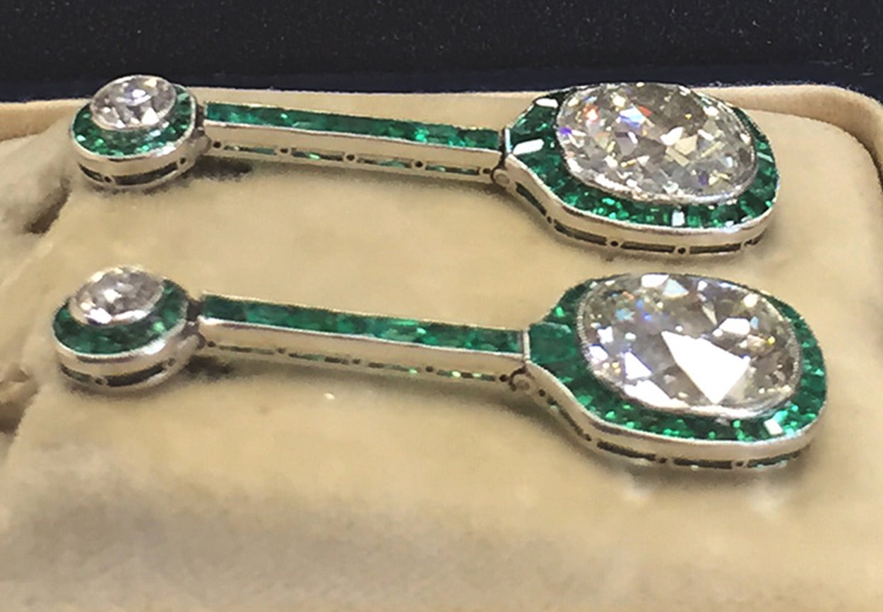 Art Deco Emerald Diamond Platinum Drop Earrings For Sale 2