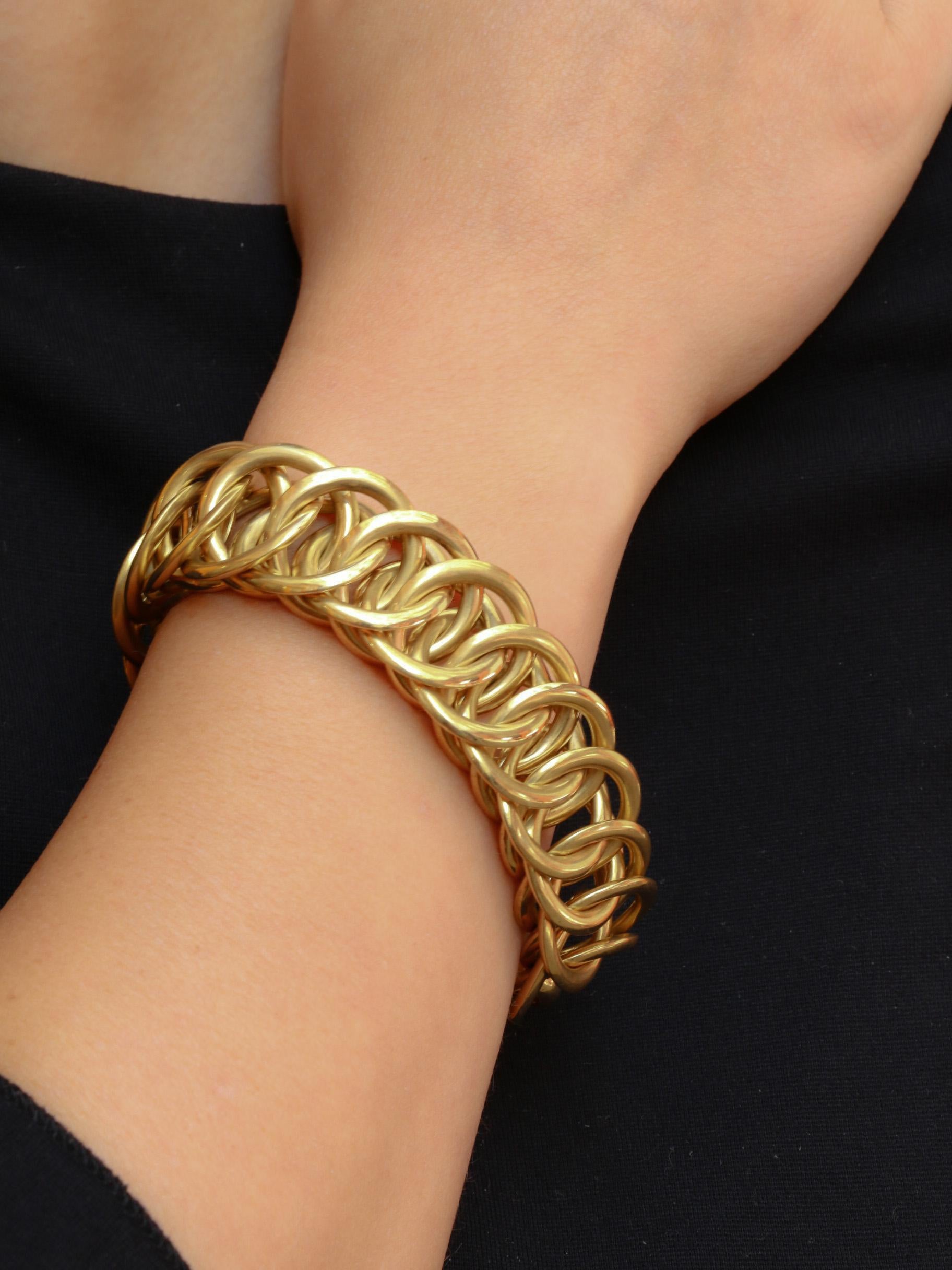 CARTIER Bracelet en or jaune à maillons en forme de coquillage en vente 4