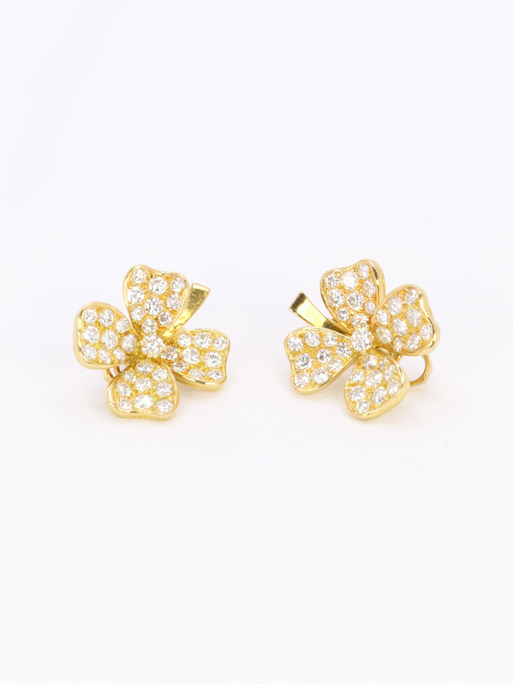 Boucles d'oreilles trèfle en or jaune avec diamants FRED Pour femmes en vente