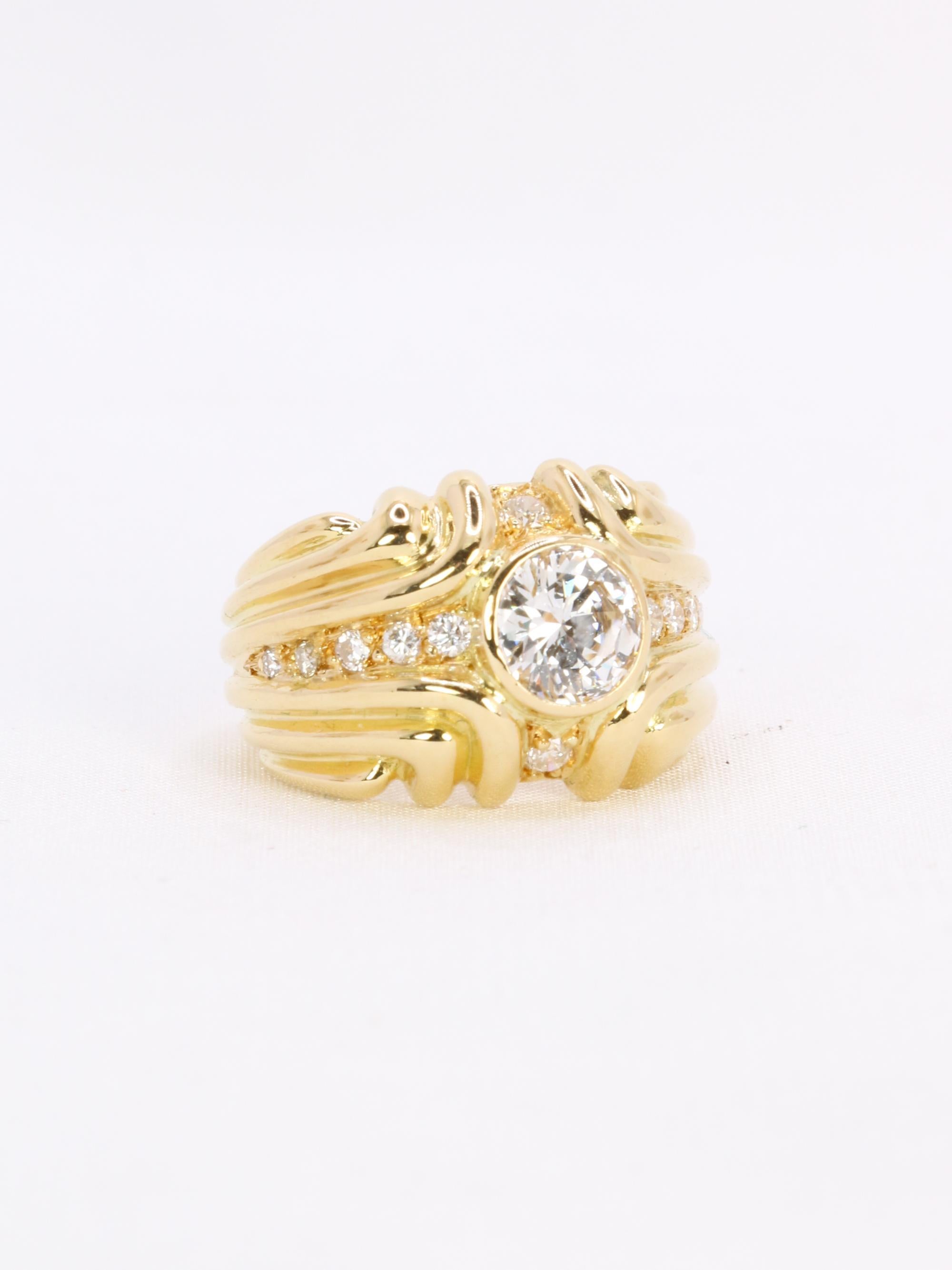 Bague vintage en or jaune et diamants Peaky Pour femmes en vente