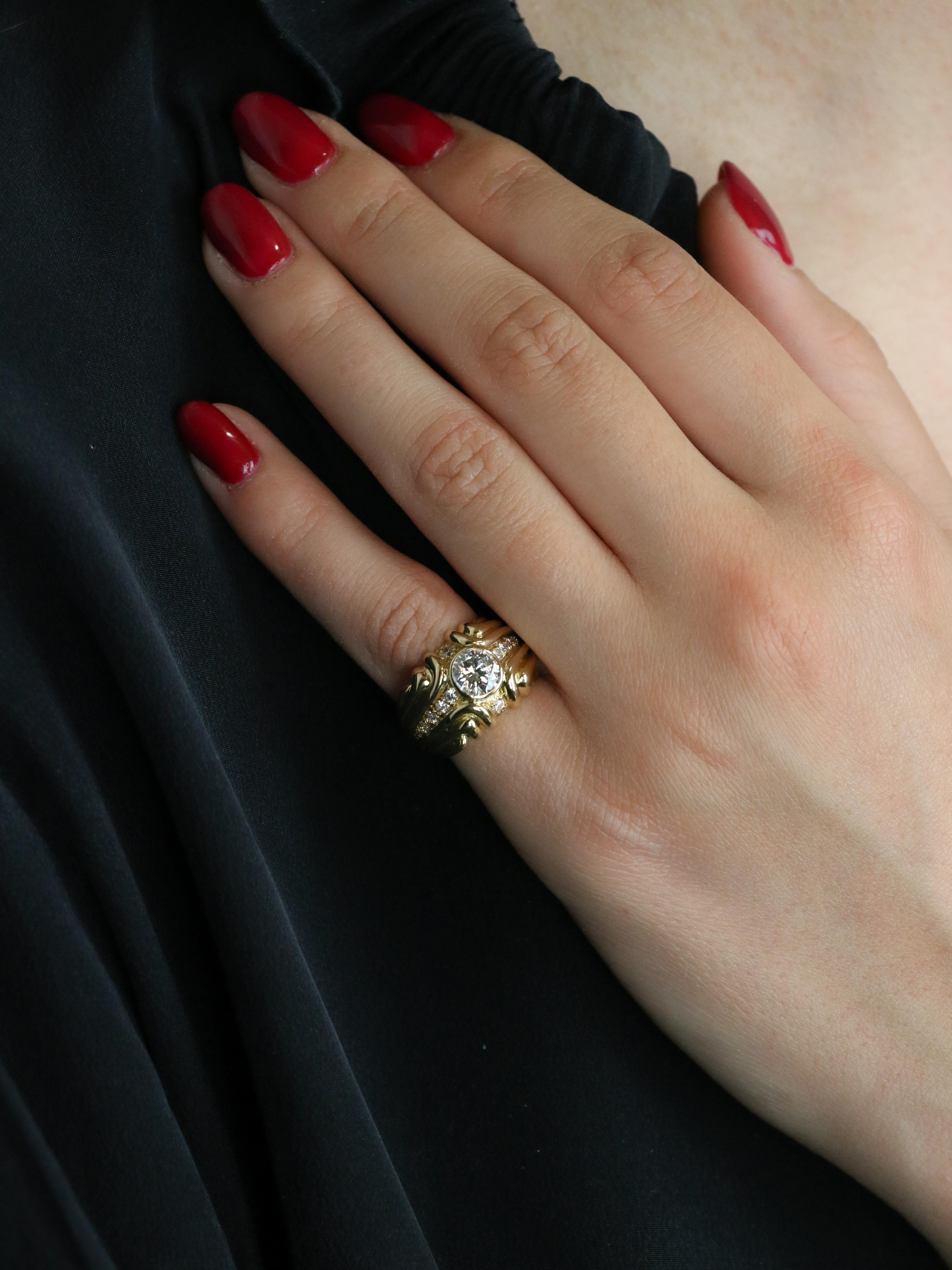 Bague vintage en or jaune et diamants Peaky en vente 1