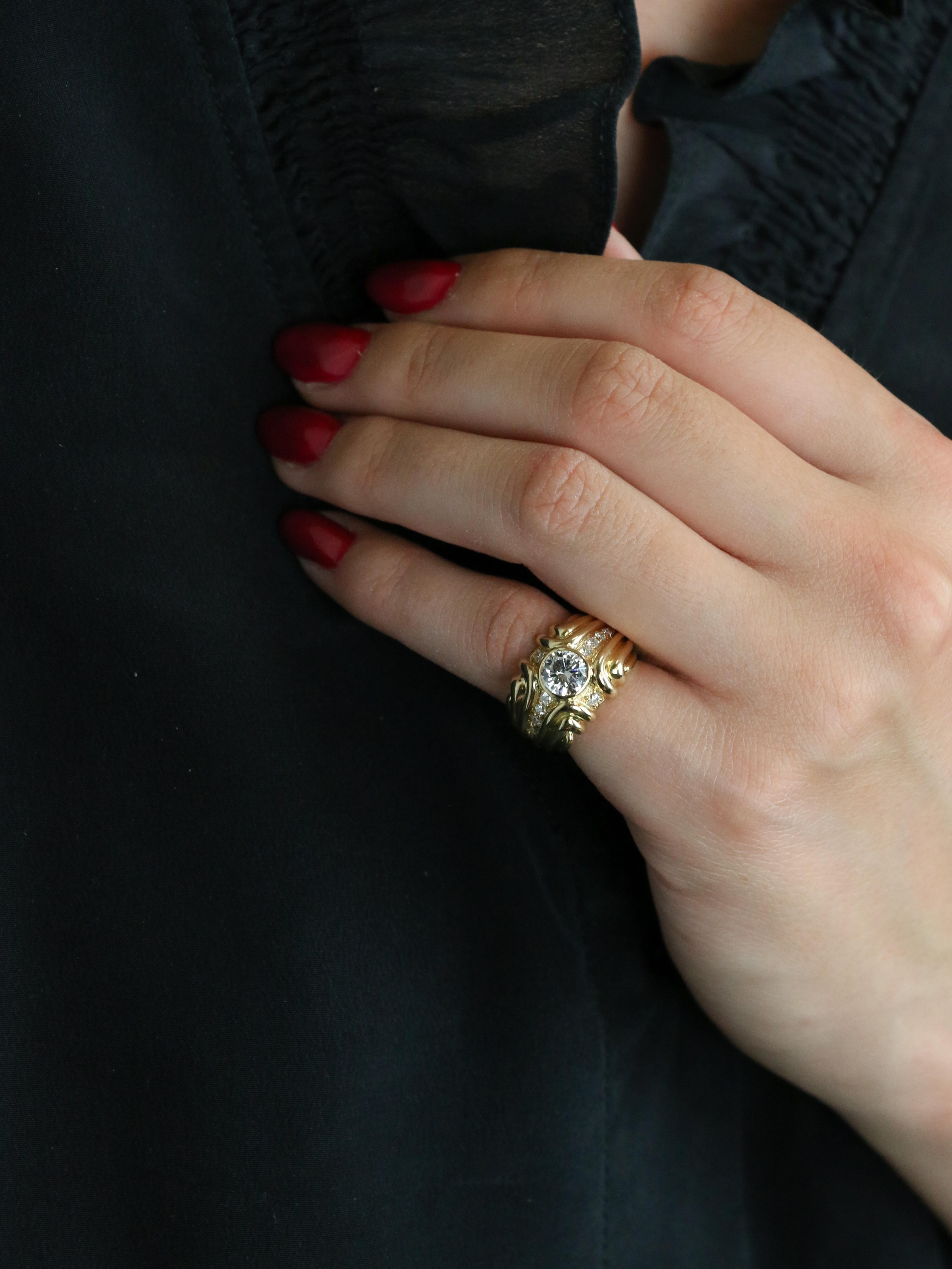 Bague vintage en or jaune et diamants Peaky en vente 3