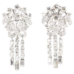 Boucles d'oreilles pendantes en or blanc avec diamants 4,5 carats