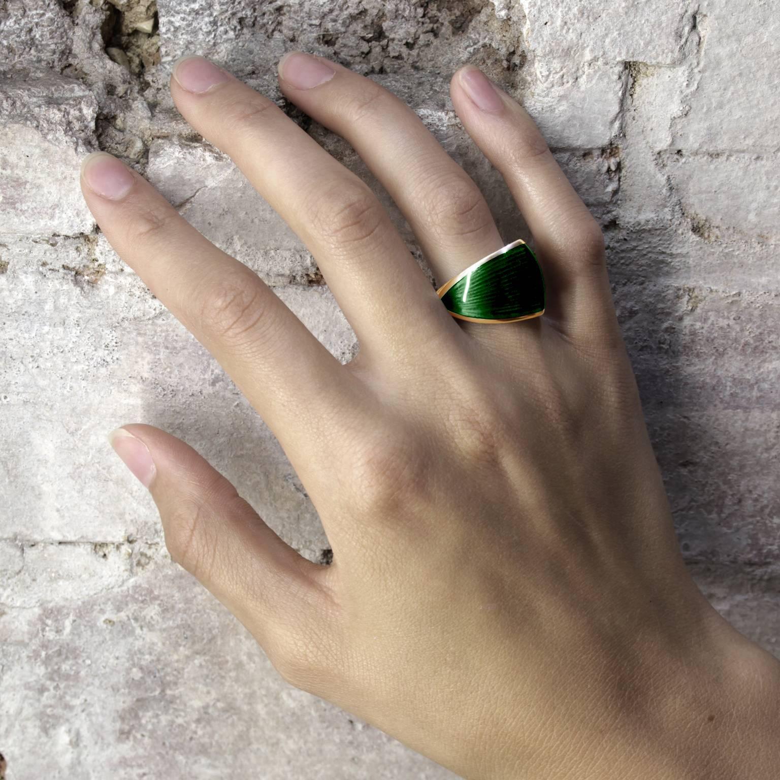 William Cheshire Translucent Green Cold Enamel Gold Vermeil Libertine Ring In New Condition For Sale In London, GB