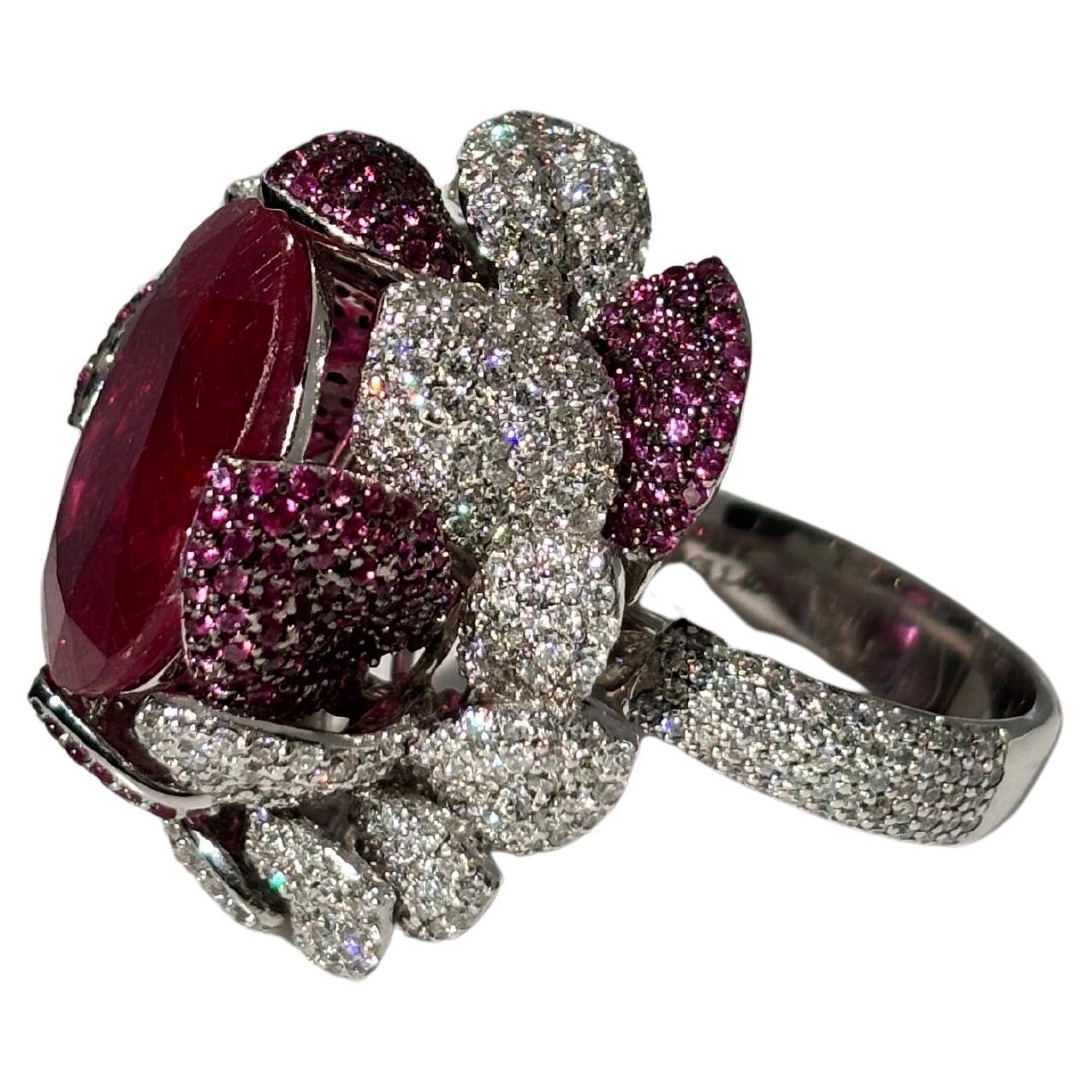 Anillo de Cóctel de Diamantes Naturales y Rubíes Pétalo de Rosa de 14,80 Quilates en venta