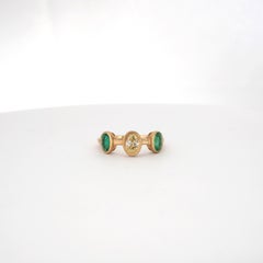 18k Gold Ring with 0.5ct Natural Oval Diamond and 0.81ct Oval Emeralds, New