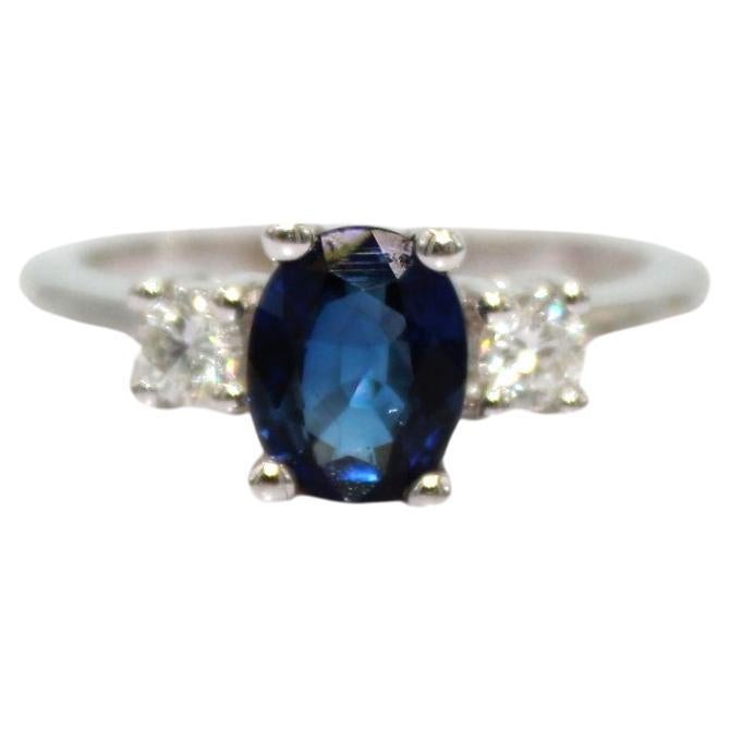 Oval Cut 1.62 Carat Sapphire Diamond Ring For Sale