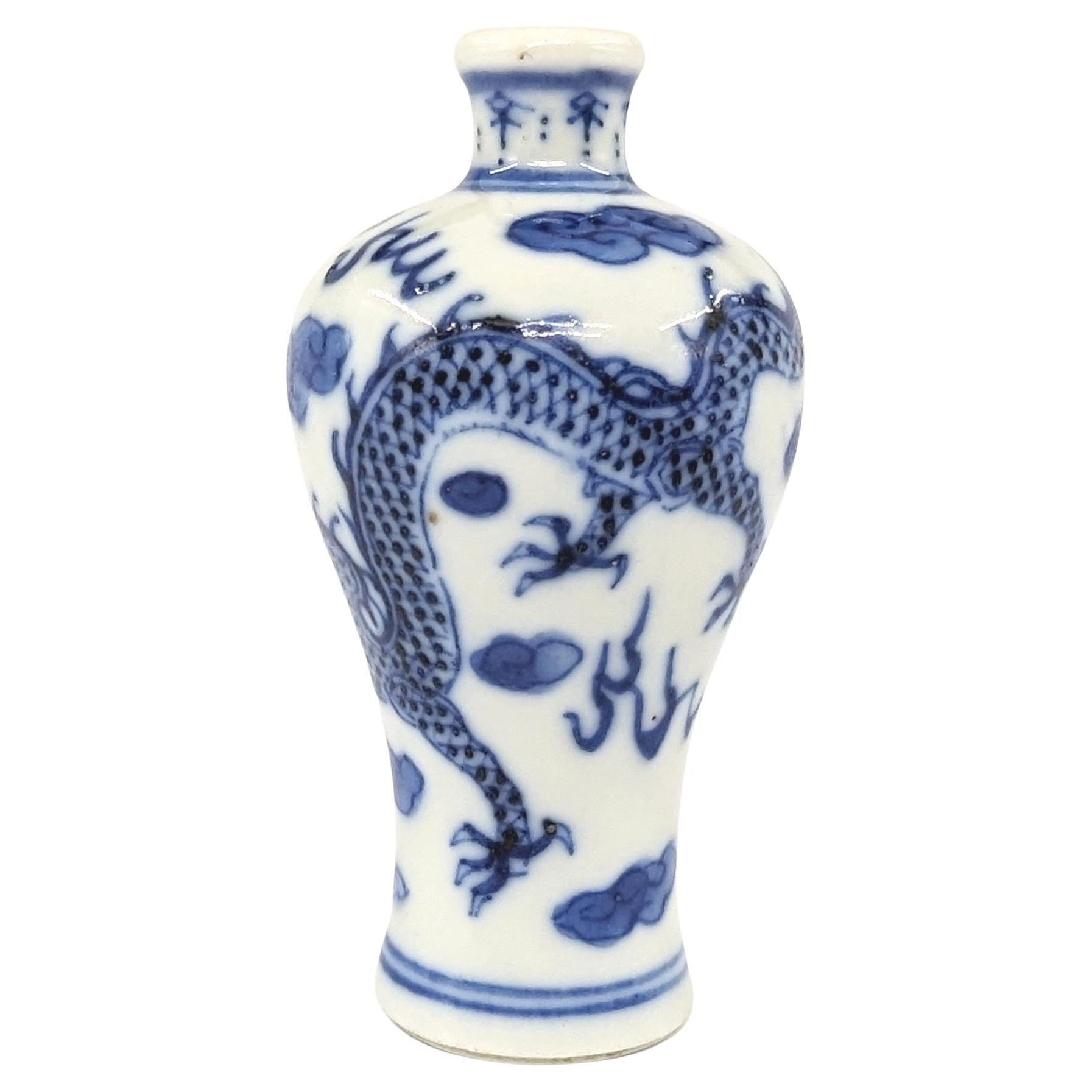 Antique Chinese Porcelain Blue&White Dragon Meiping Snuff Bottle 18/19c Qing For Sale