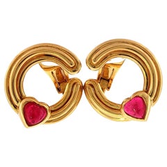 Orecchini "Ruby Heart" di Bulgari in oro giallo 18 carati, anni '70 circa