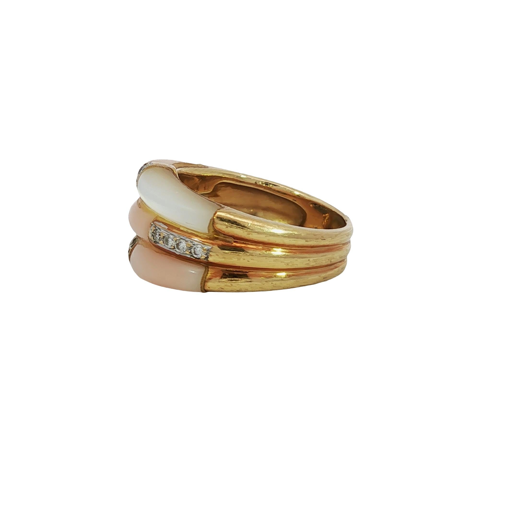Vintage Koralle Diamant Stacker Ring 18 Karat Gelbgold Perlmutt Gr. 5,75 im Zustand „Gut“ im Angebot in Fairfield, CT