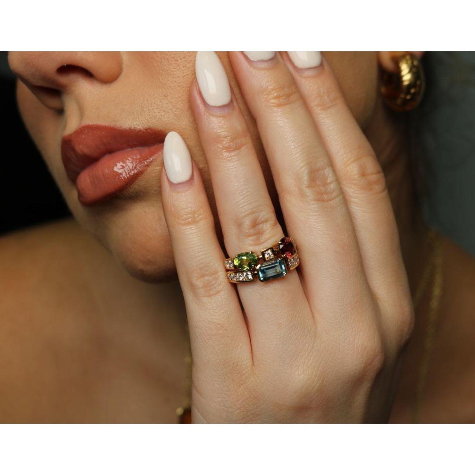 Contemporaneo Anello Bulgari Allegra in oro giallo 18 carati con diamanti e pietre preziose a due file in vendita