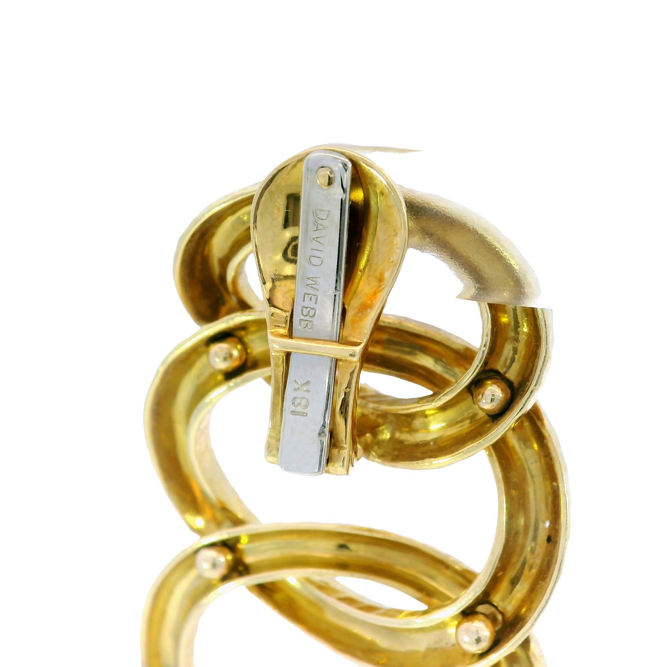 David Webb - Boucles d'oreilles en or jaune 18 carats à trois anneaux en vente 1