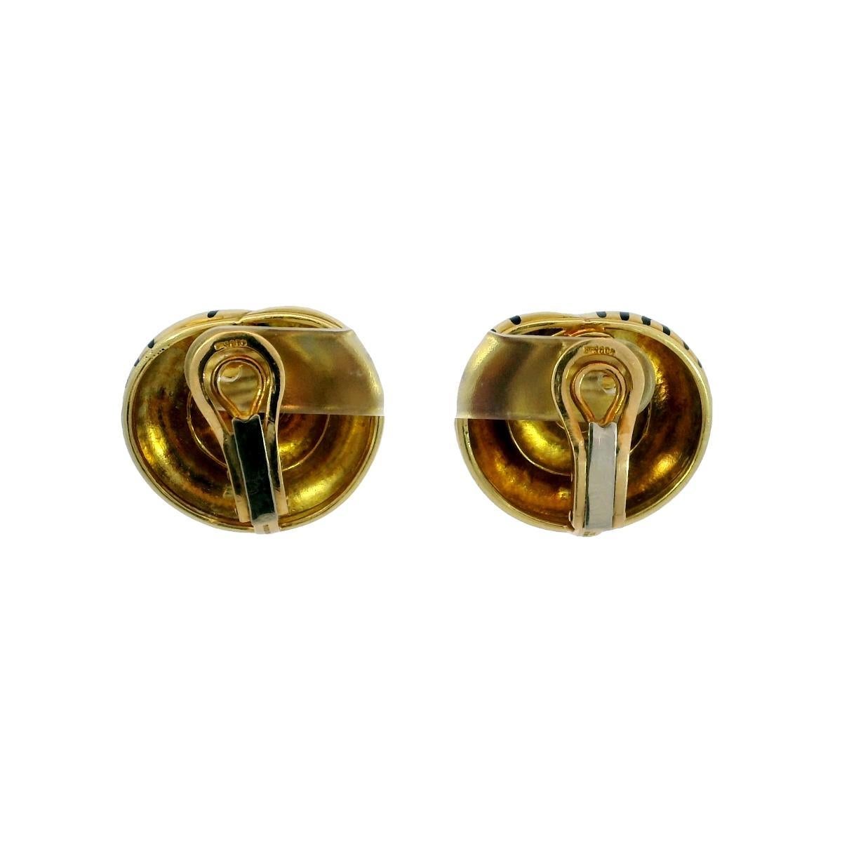 Boucles d'oreilles en émail Elizabeth Gage Fermeture à clip en forme de tourbillon noir 1970 Or jaune 18K en vente 4