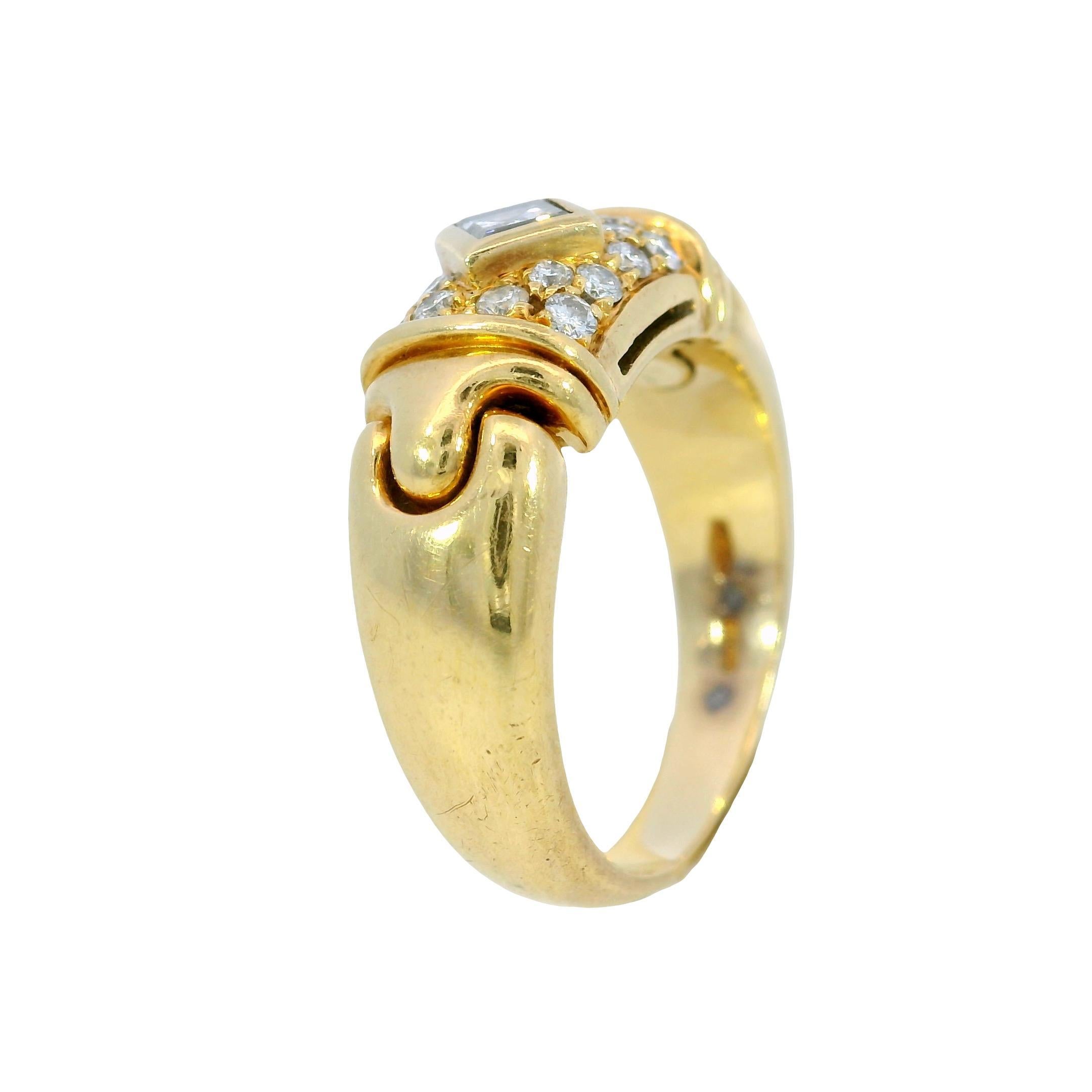 Anello Bulgari Vintage 18 carati con diamanti, taglio smeraldo e centro in oro giallo, misura 6 in vendita 1