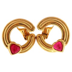 Bulgari Ruby Heart Ohrringe aus 18 Karat Gelbgold, um 1970