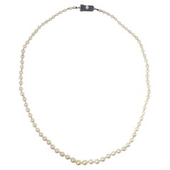 Collier vintage Mikimoto en perles de culture Akoya avec fermoir en argent massif