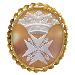 Oval Carved Shell Cameo Gold Brooch