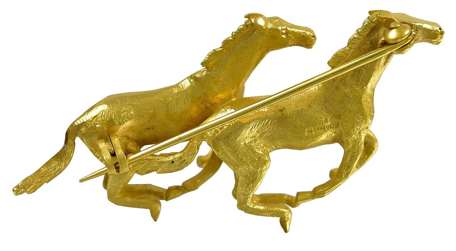 Pair of Galloping Horses Brooch In Good Condition For Sale In London, GB