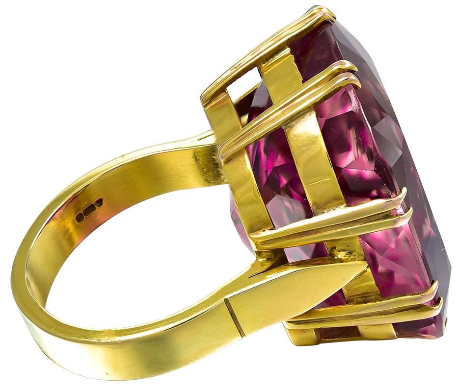 56 carat rare color and size Tourmaline gold Ring  In Good Condition In London, GB