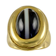 A Victorian Banded Agate and Gold Ring