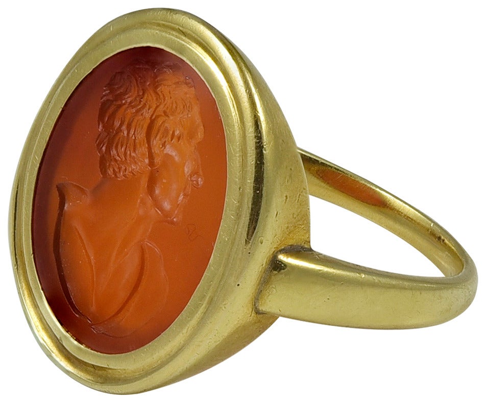 Handsome Gold Ring set with a Carnelian Intaglio of a man