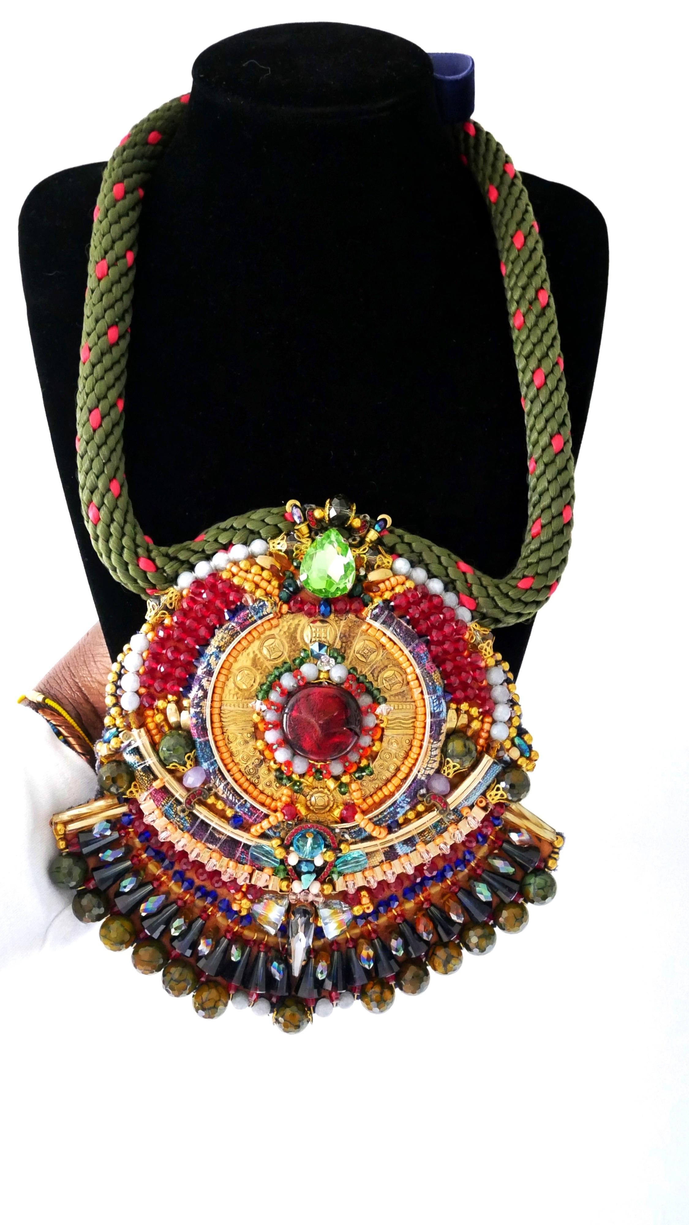 This spectacular bib collar necklace is the perfect complementary neck adornment for your impeccable persona and style.
Why is this special, you ask? Not only does this richly jewelled timeless neckpiece has all the great qualities that make it rare