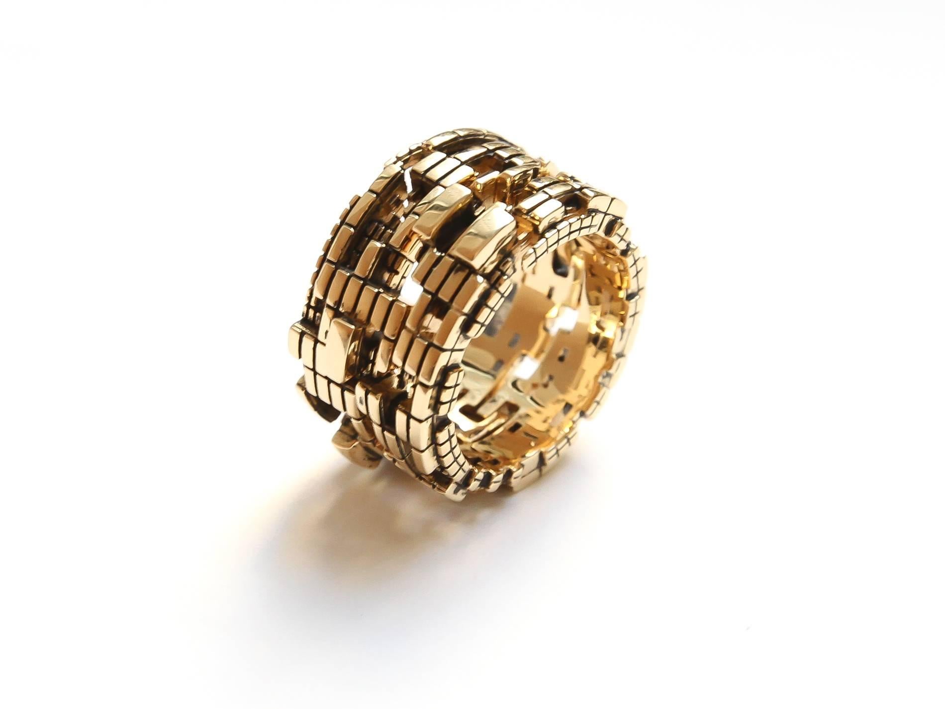 Unisex 18K Gold Bitcoin Blockchain Ring In New Condition In Coral Gables, FL