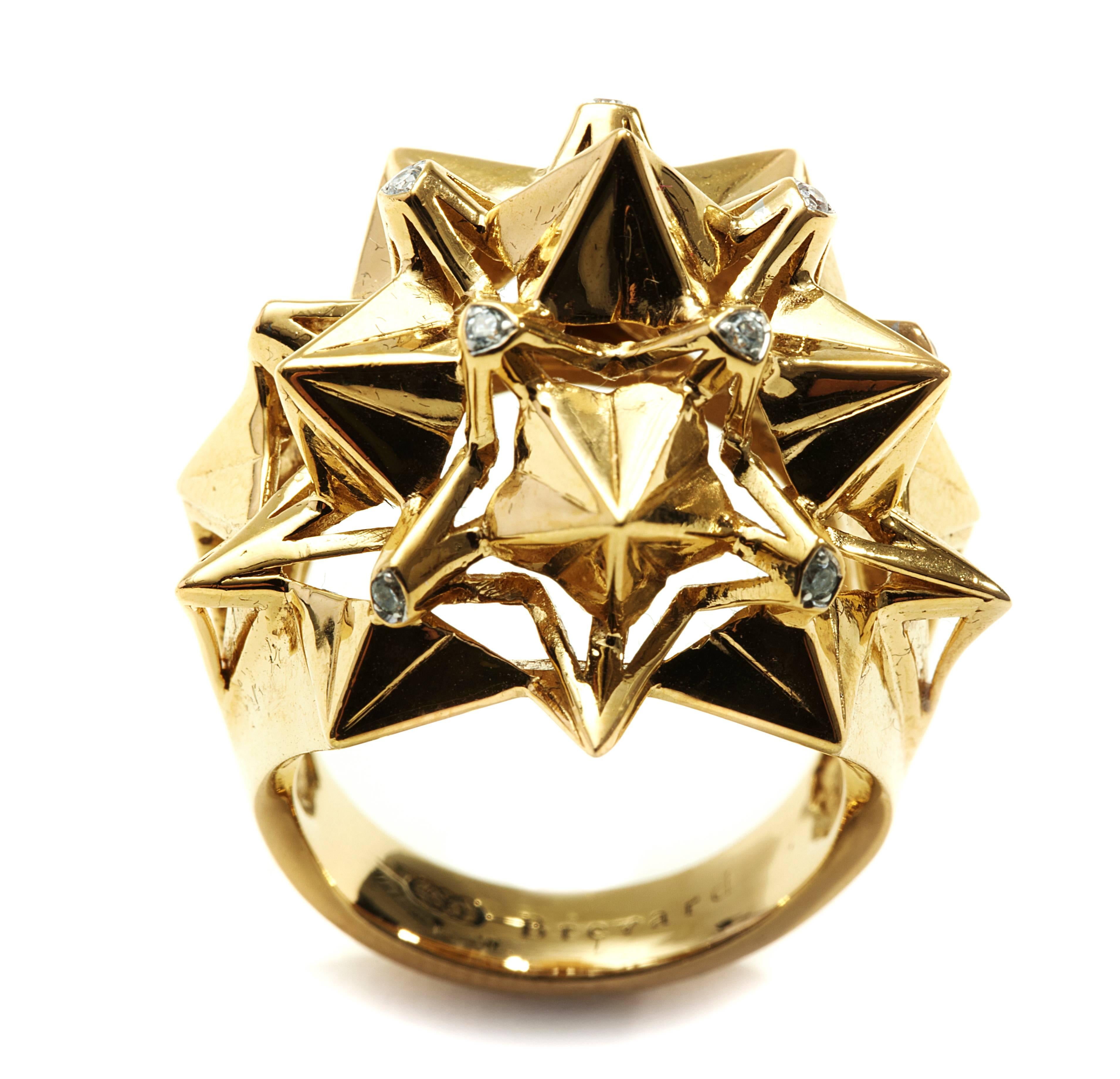Nova Ring aus 18 Karat Gold und Diamanten (Moderne) im Angebot