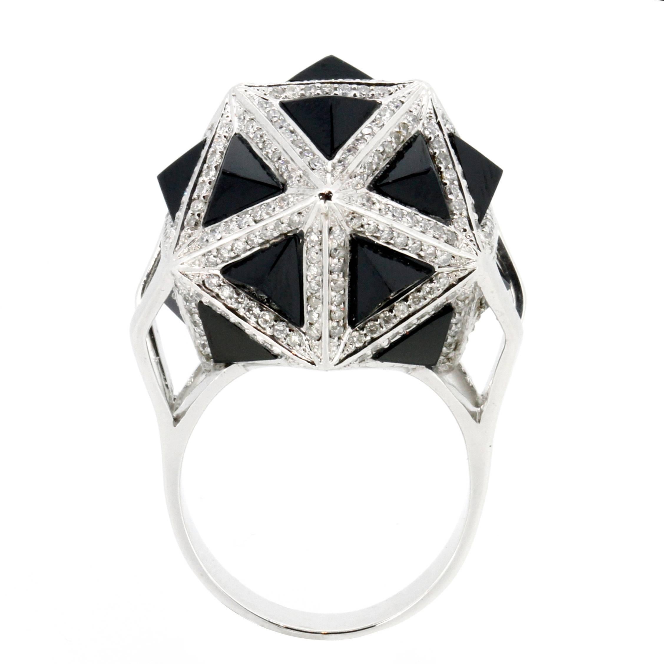 Icoso Black Sapphire and Diamonds 18K Gold Ring For Sale