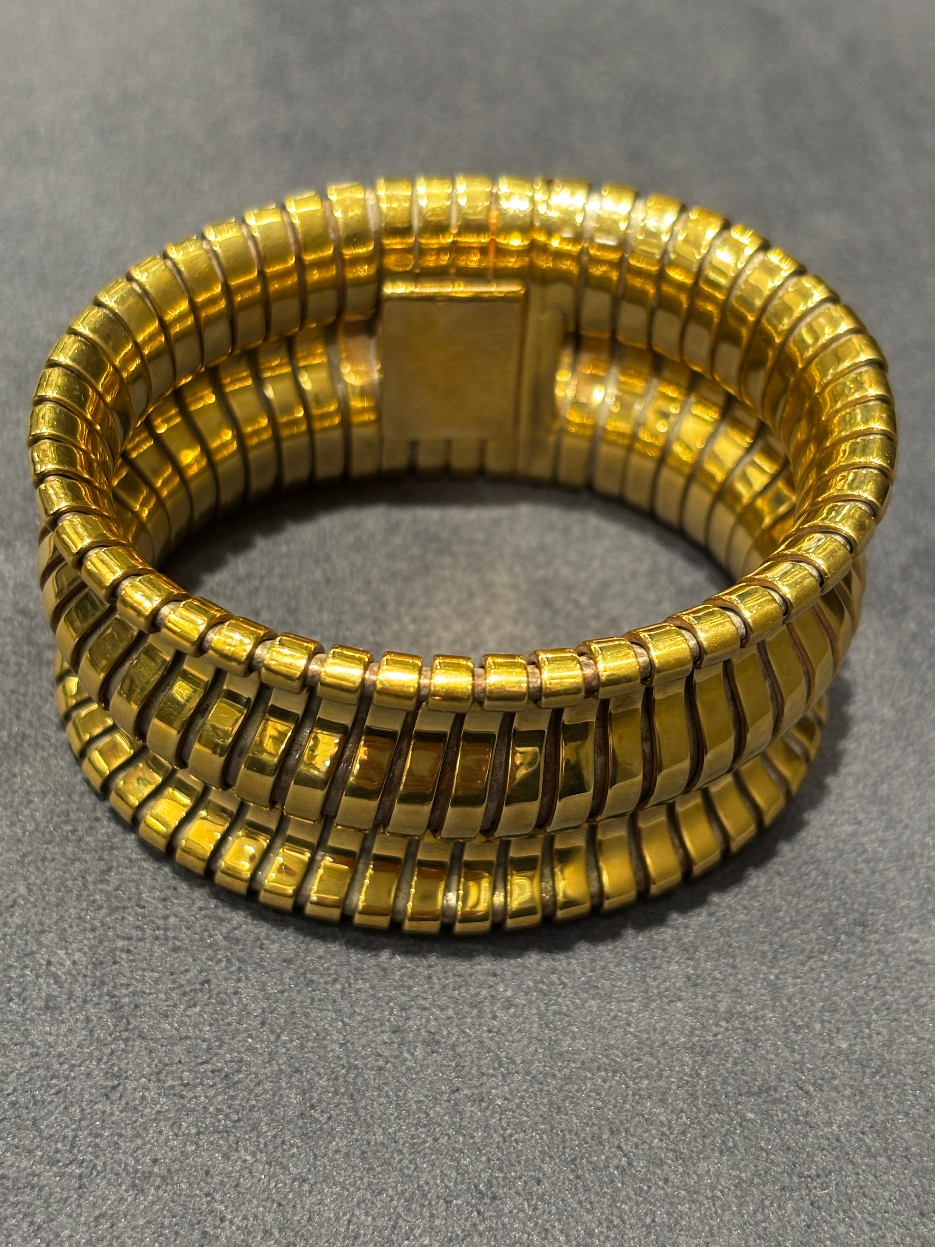 Bracelet souple en or 18 carats Adler en vente 6