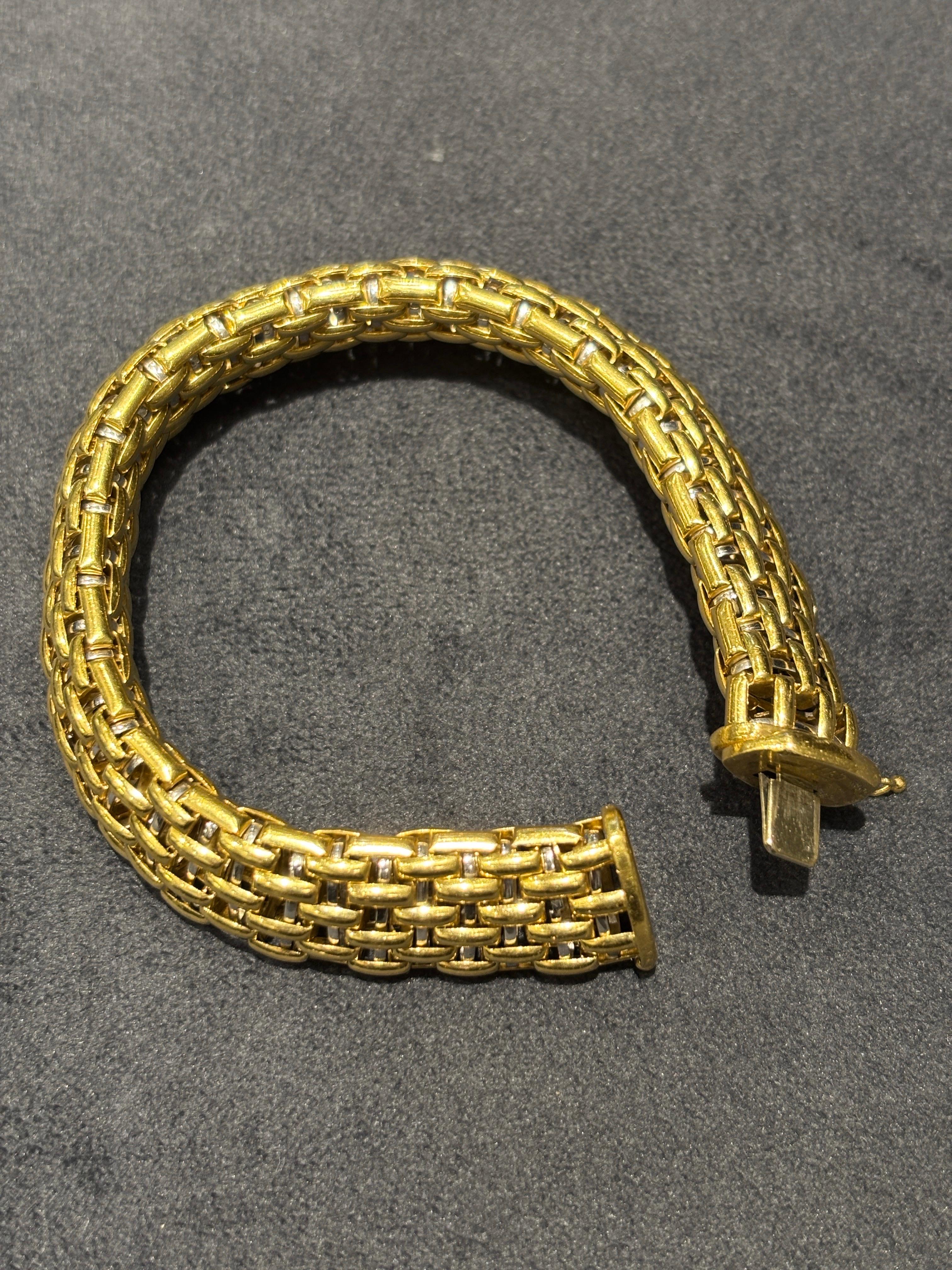 Fope 18k gold latticework bracelet, part of set with necklace sold separately For Sale 5