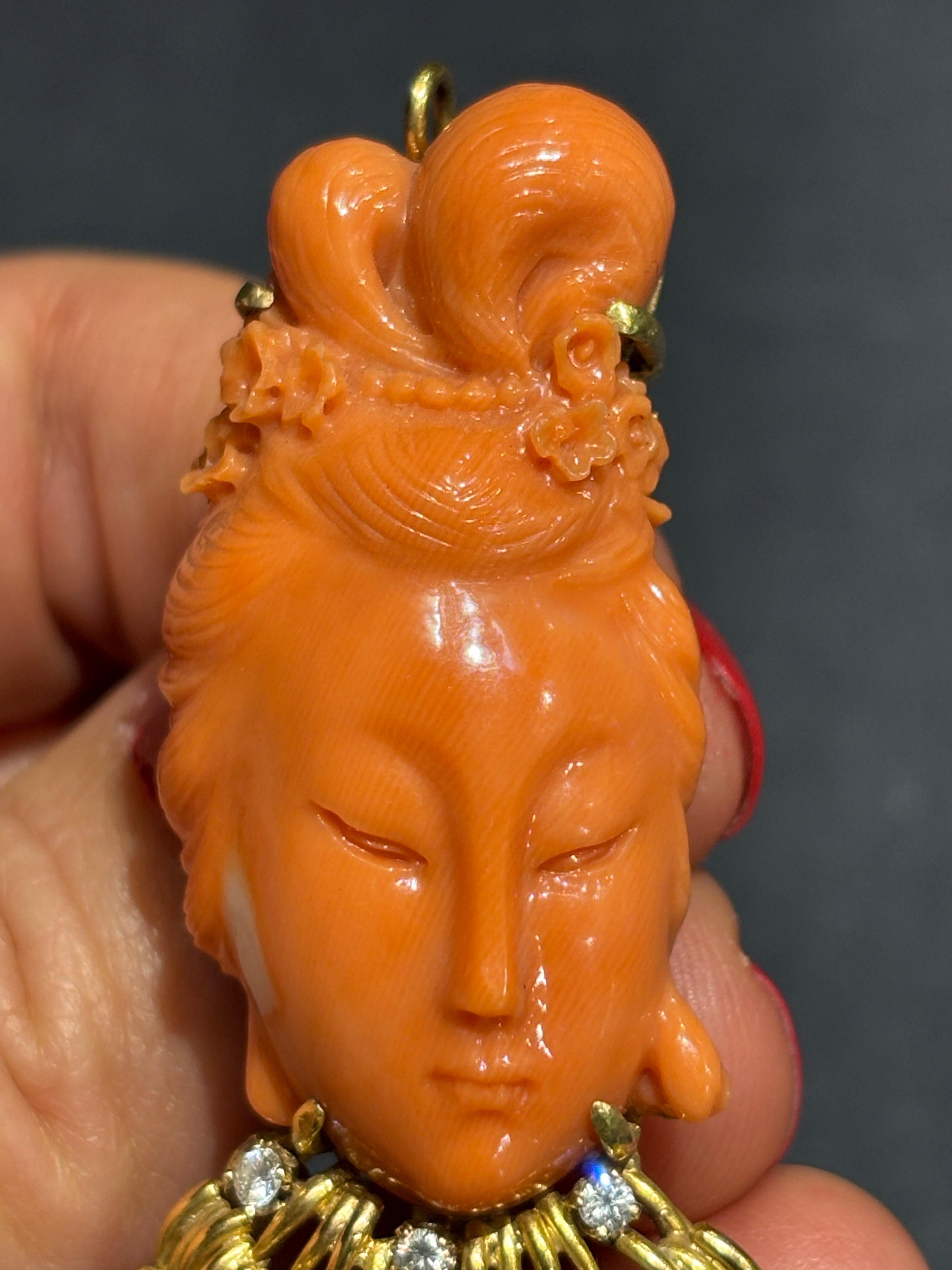 Carved coral lady Buddha brooch/pendant with 14k gold and diamond collar In Good Condition For Sale In London, GB