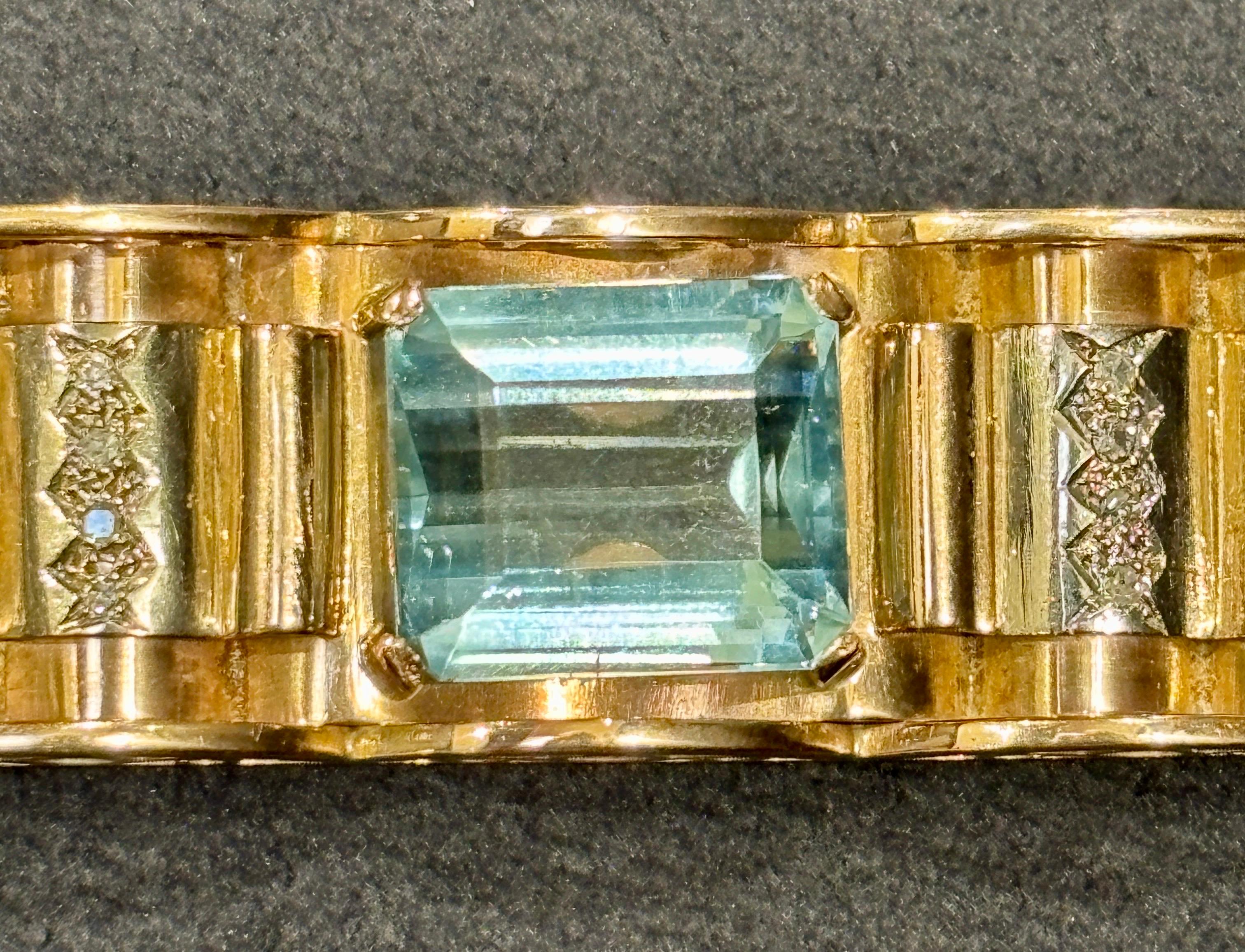 Französische Brosche aus 18 Karat Gold mit Aquamarin und Diamanten aus den 1950er Jahren im Angebot 2