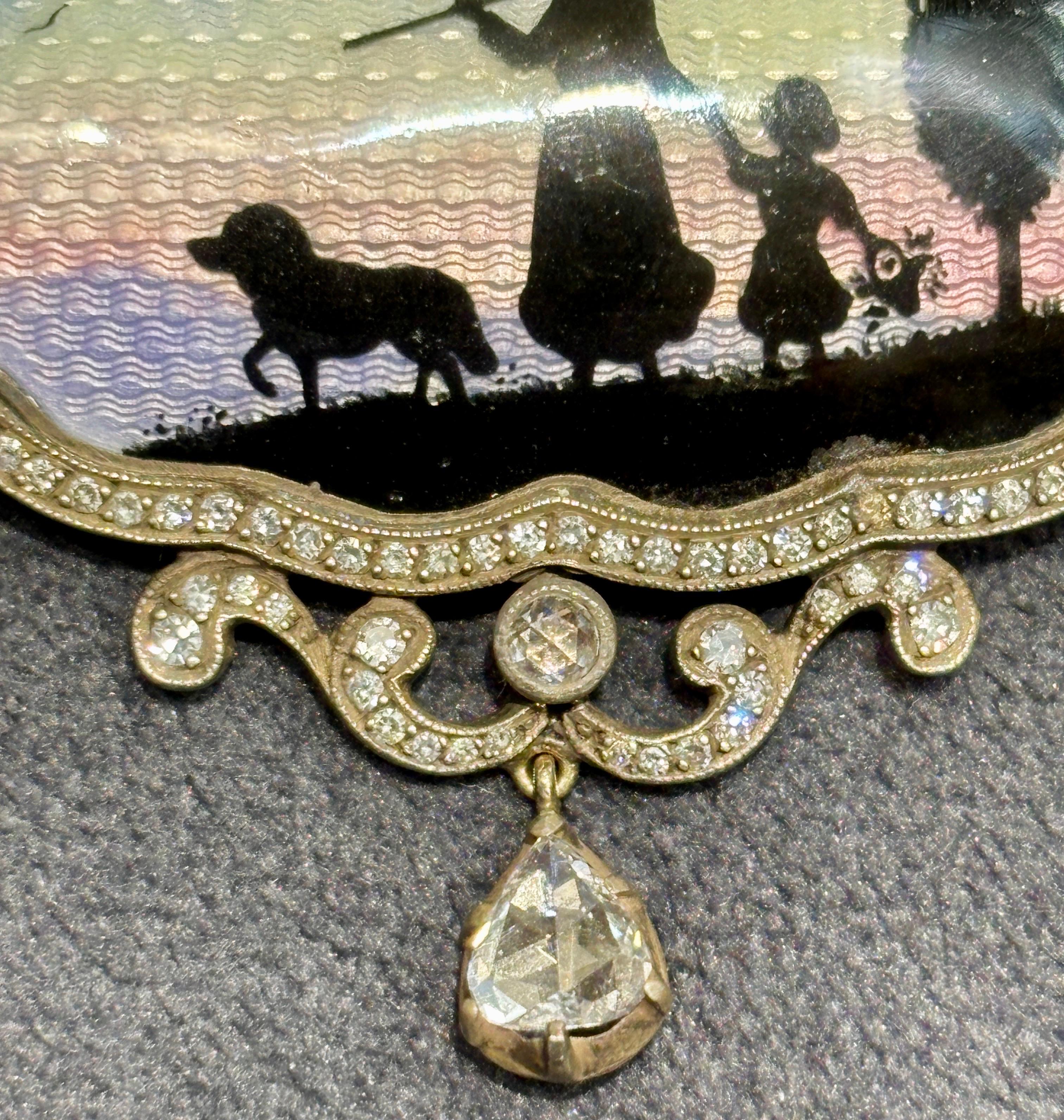 1940s European 18k gold enameled pendant For Sale 3