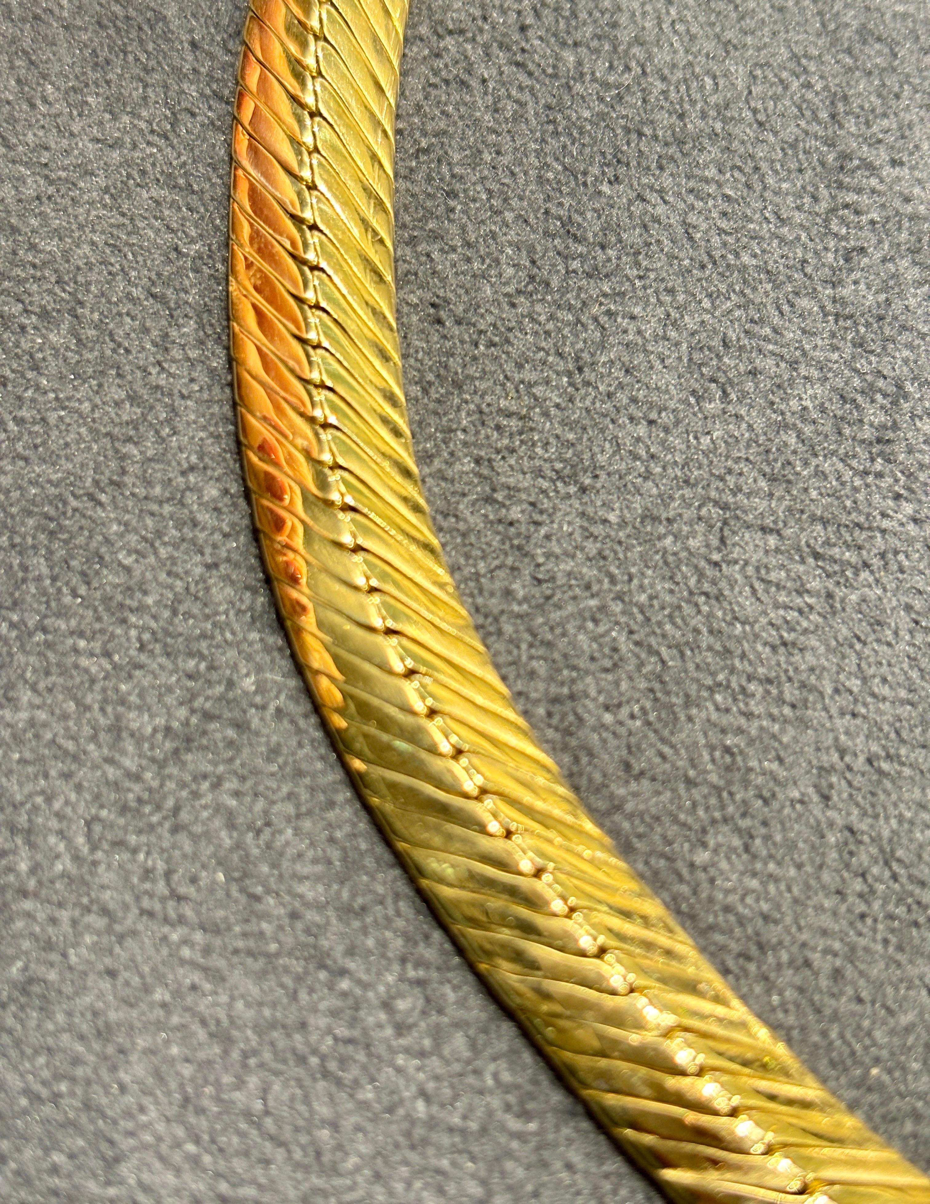 Gargantilla de oro de 18 quilates Cartier de los años 70 en venta 3