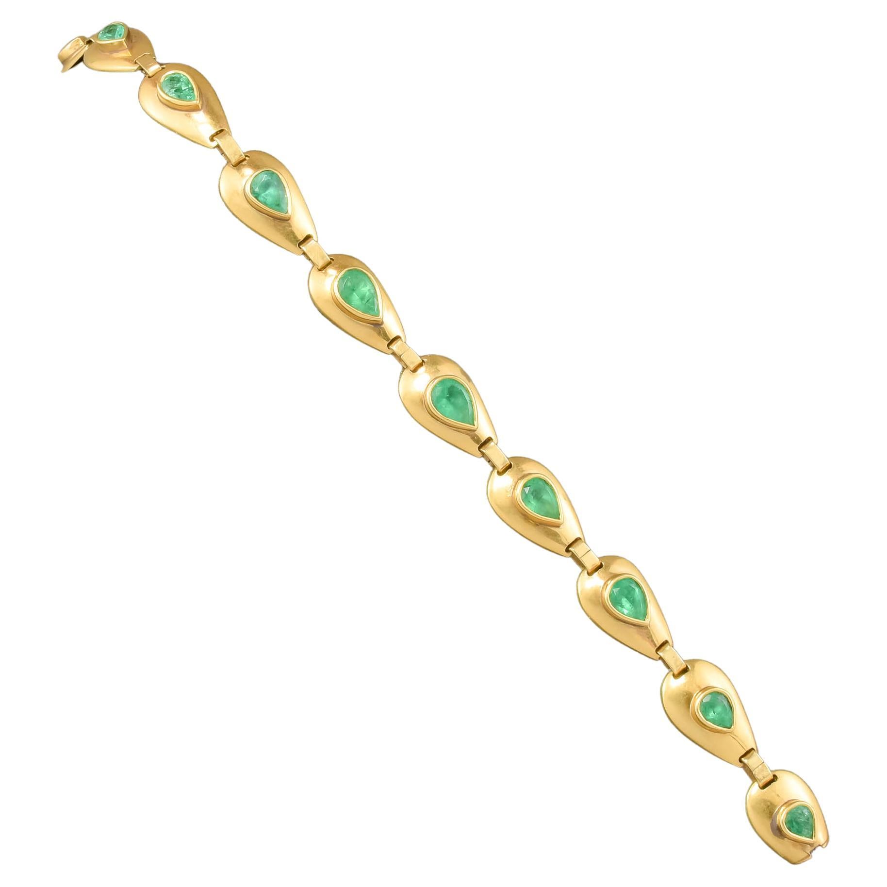 Vintage 18K Gold Emerald Bracelet with Pear Cut Natural Emeralds