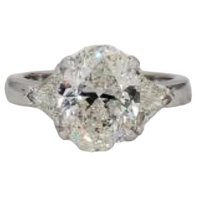 Oval diamond engagement ring For Sale
