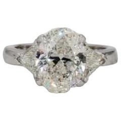 Used Oval diamond engagement ring